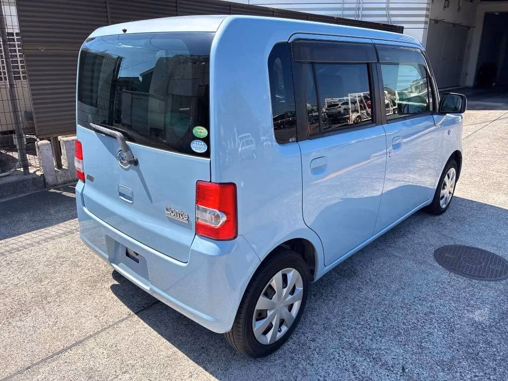 DAIHATSU MOVE CONTE