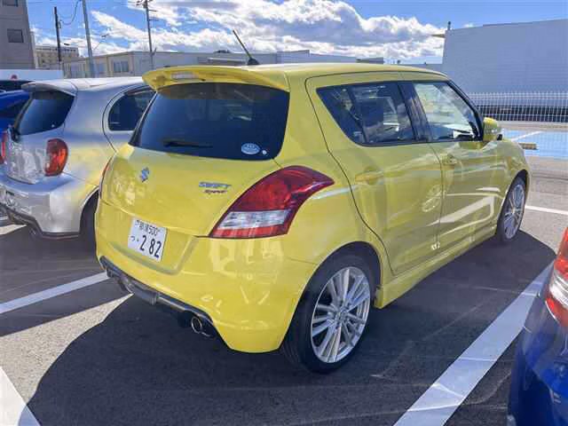 SUZUKI SWIFT