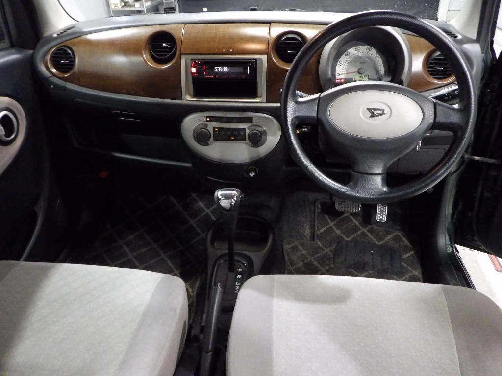DAIHATSU MIRA GINO