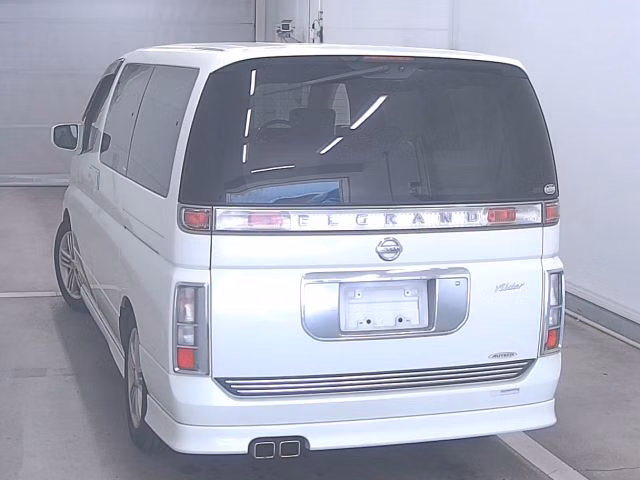 NISSAN ELGRAND