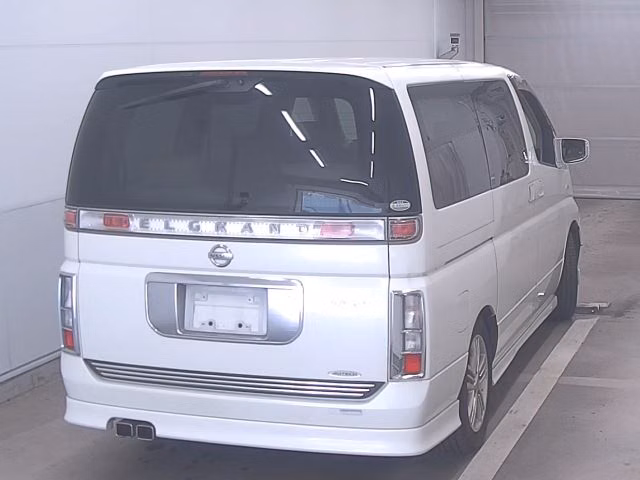 NISSAN ELGRAND