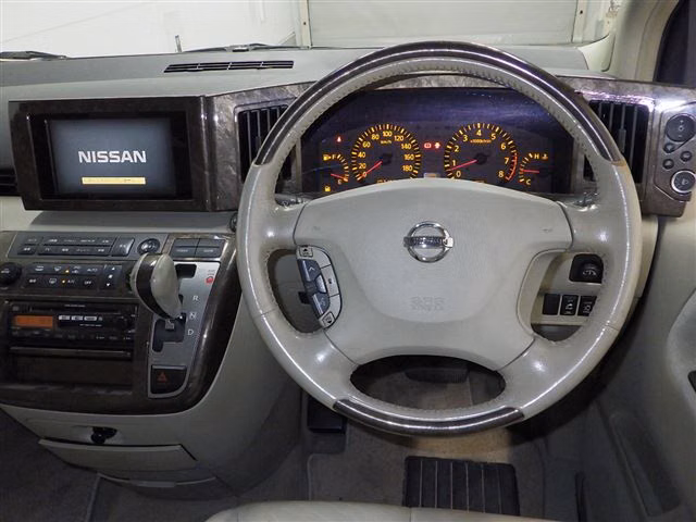 NISSAN ELGRAND