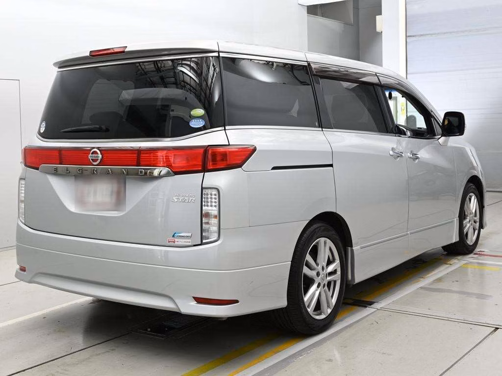 NISSAN ELGRAND