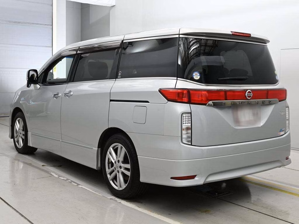 NISSAN ELGRAND