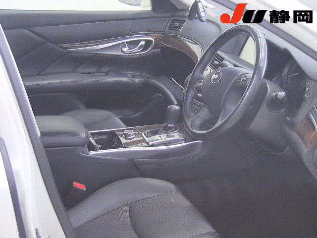 NISSAN FUGA