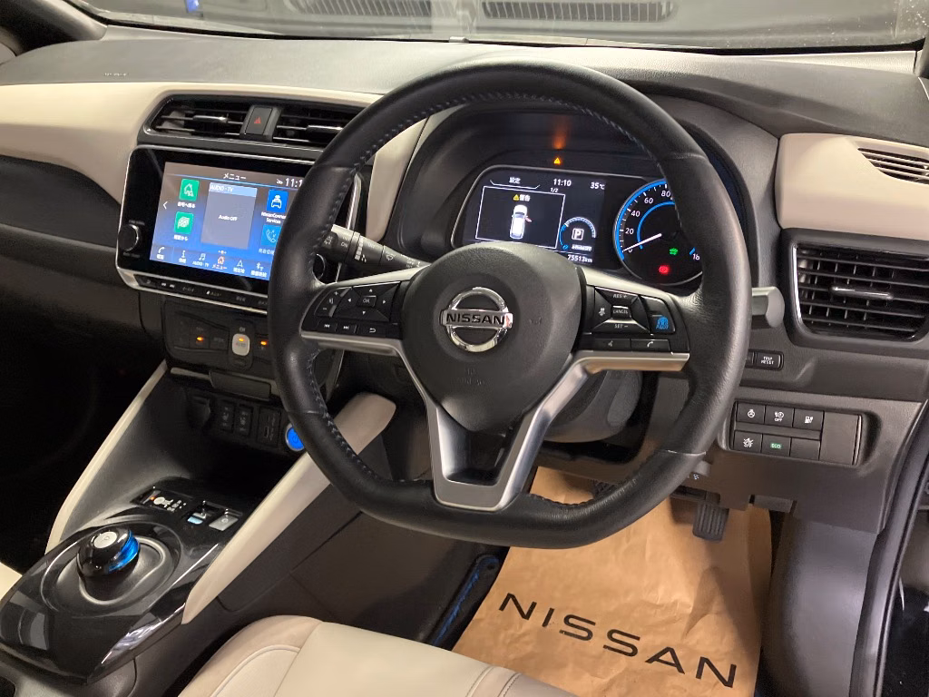 NISSAN LEAF