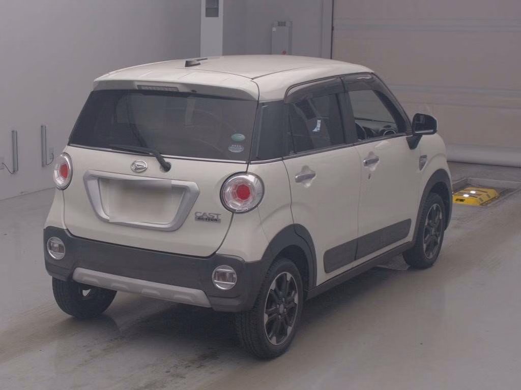 DAIHATSU CAST