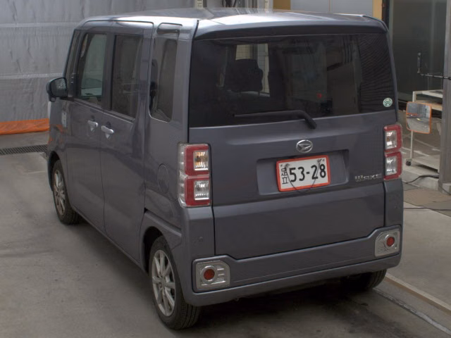 DAIHATSU WAKE