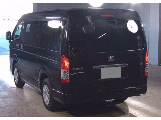 TOYOTA HIACE