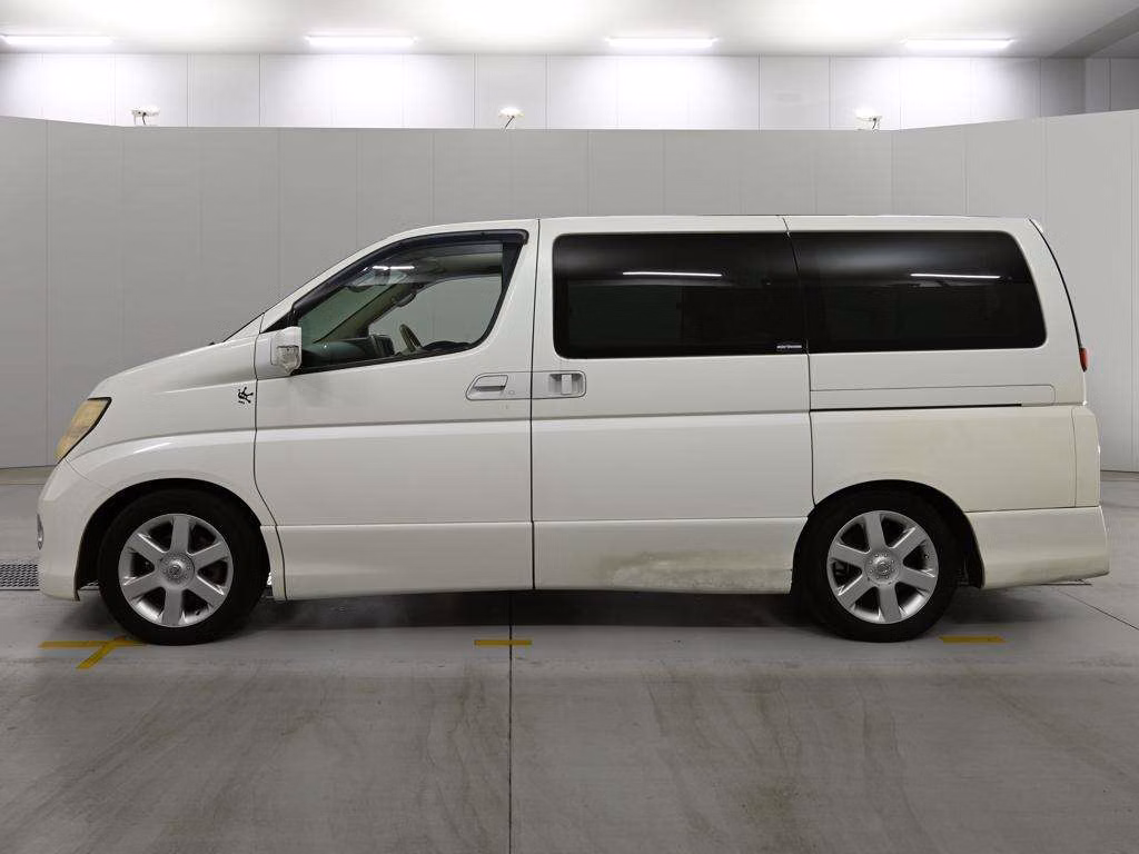 NISSAN ELGRAND