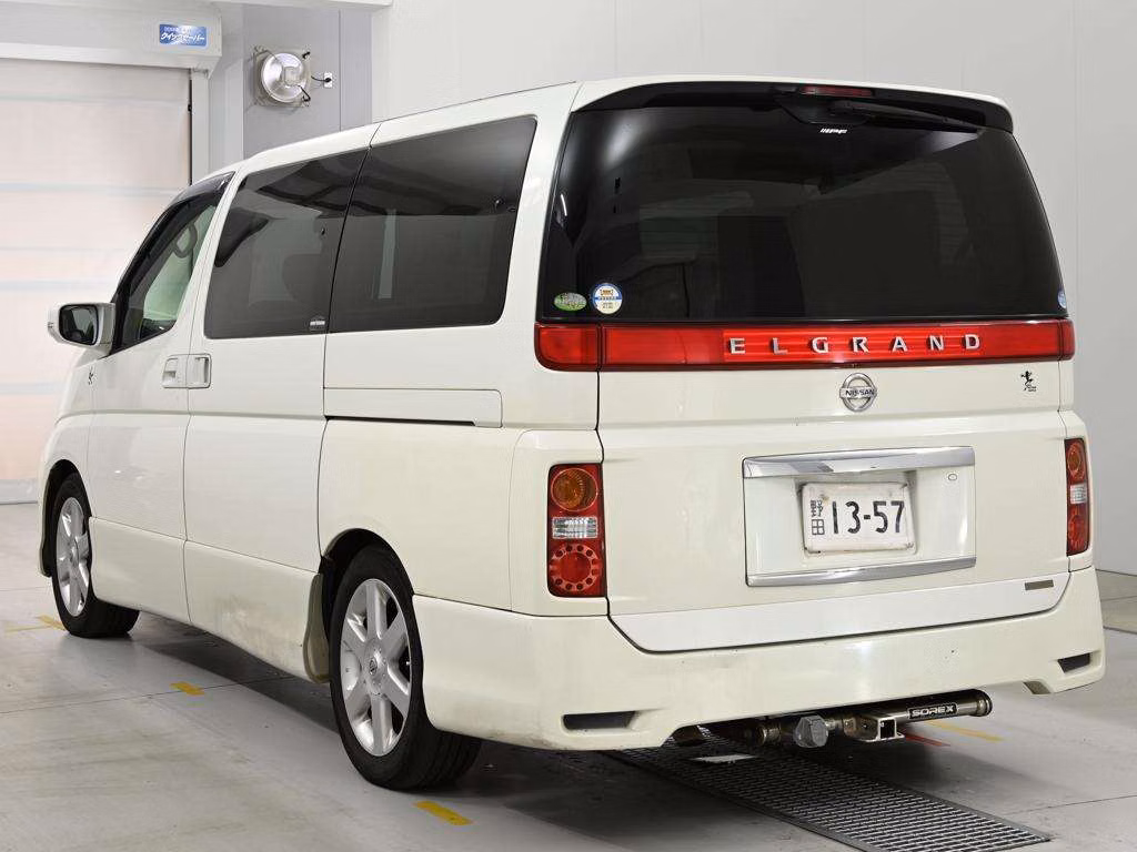 NISSAN ELGRAND