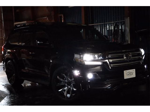TOYOTA LAND CRUISER