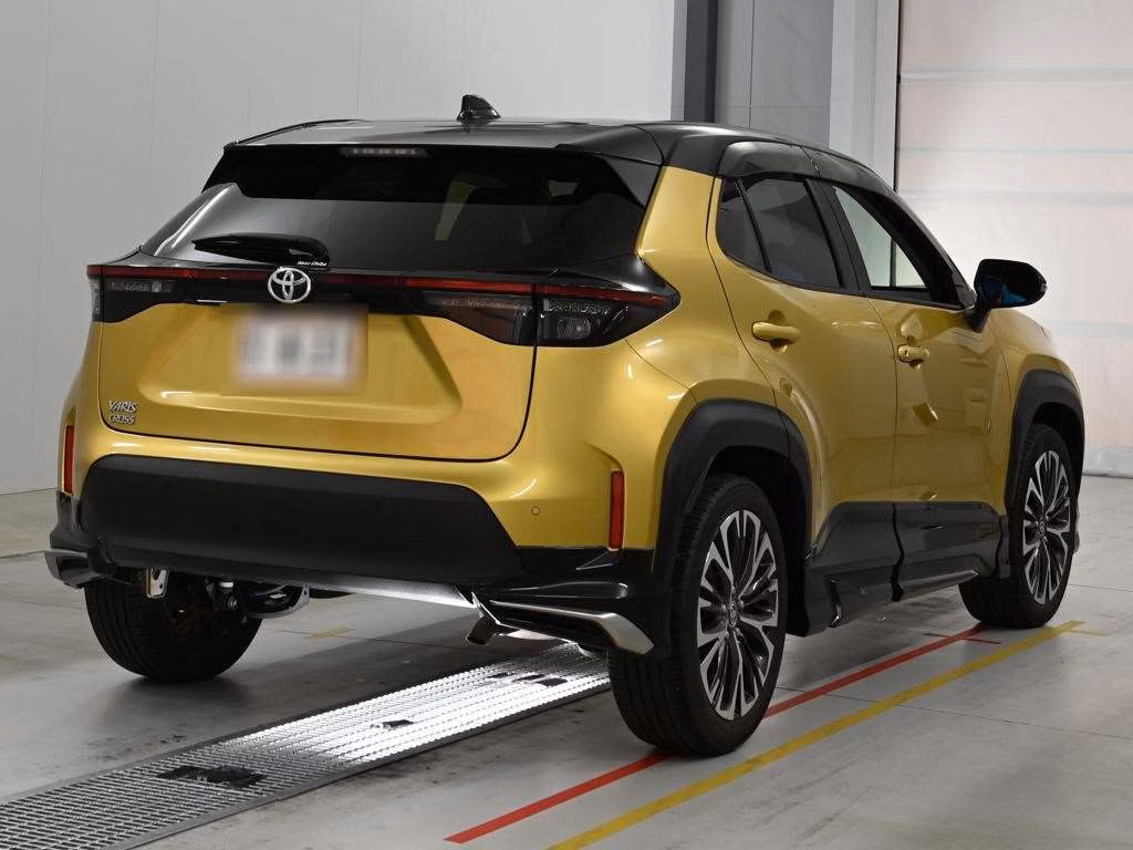 TOYOTA YARIS CROSS