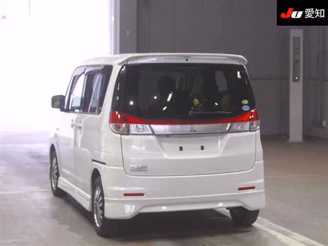 MITSUBISHI DELICA D:2
