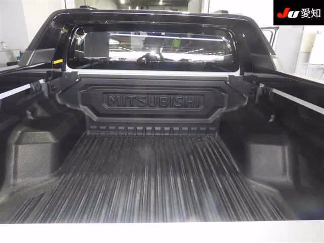 MITSUBISHI TRITON