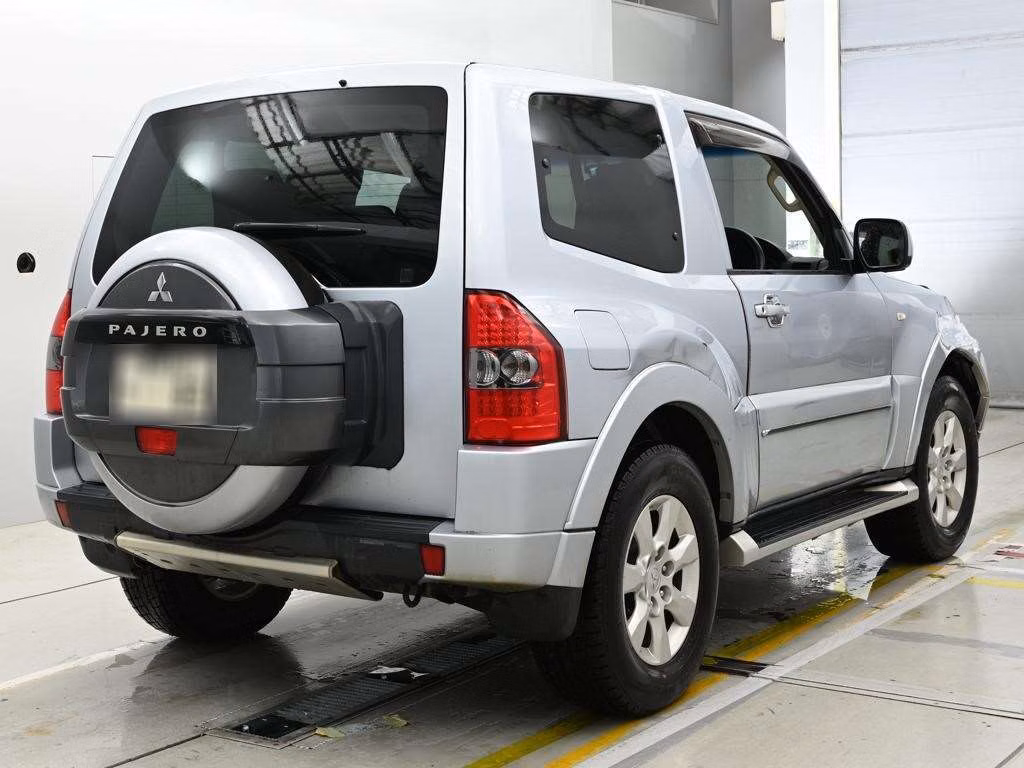 MITSUBISHI PAJERO