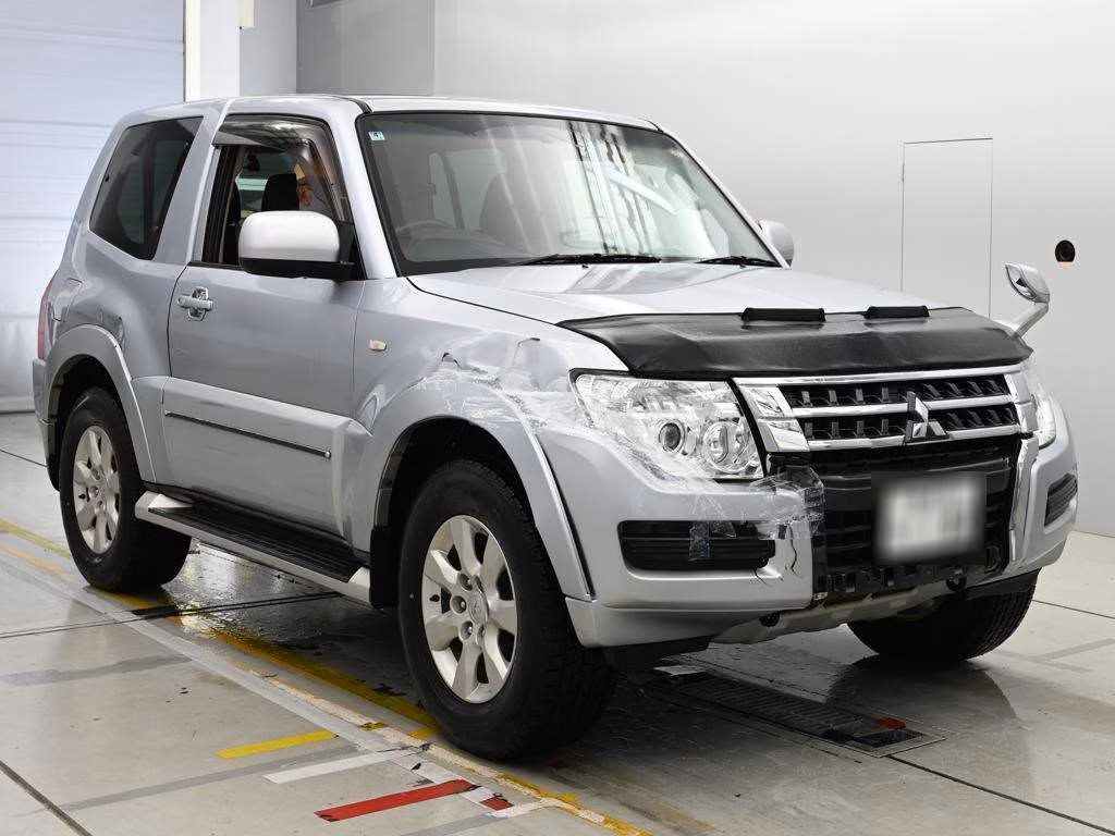 MITSUBISHI PAJERO