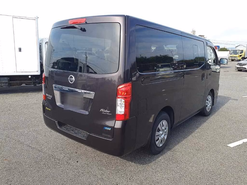 NISSAN NV350 CARAVAN
