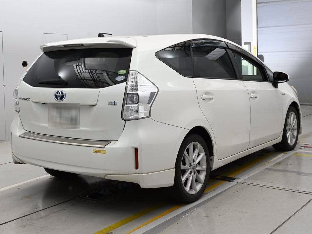 TOYOTA PRIUS ALPHA