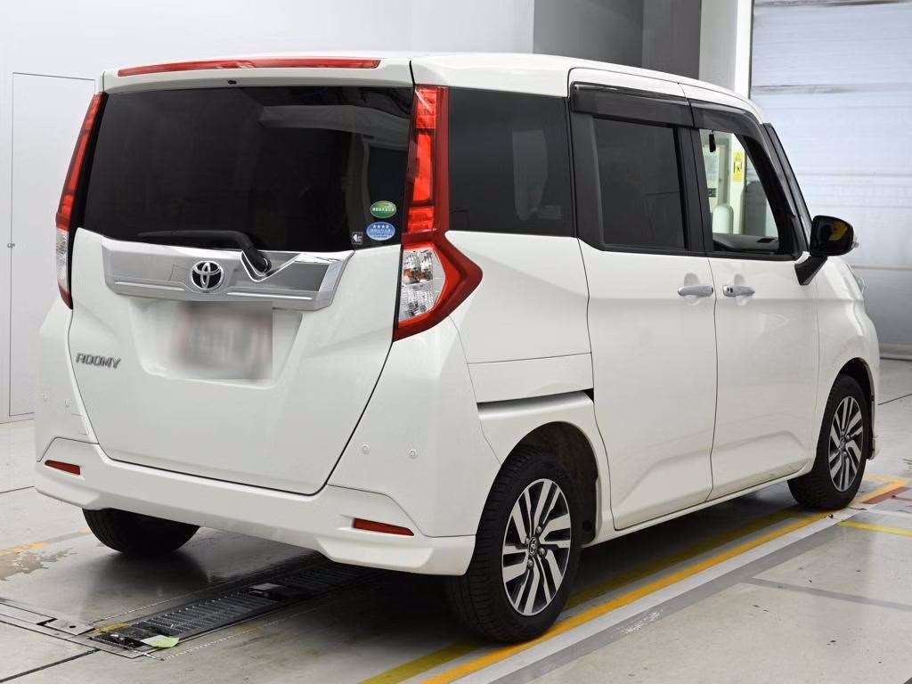 TOYOTA ROOMY