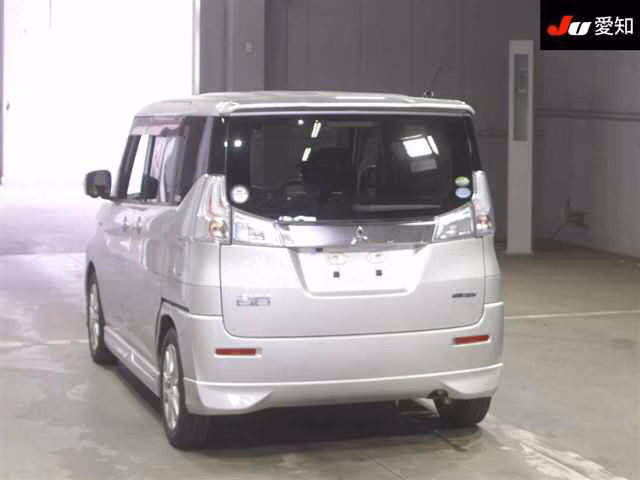 MITSUBISHI DELICA D:2