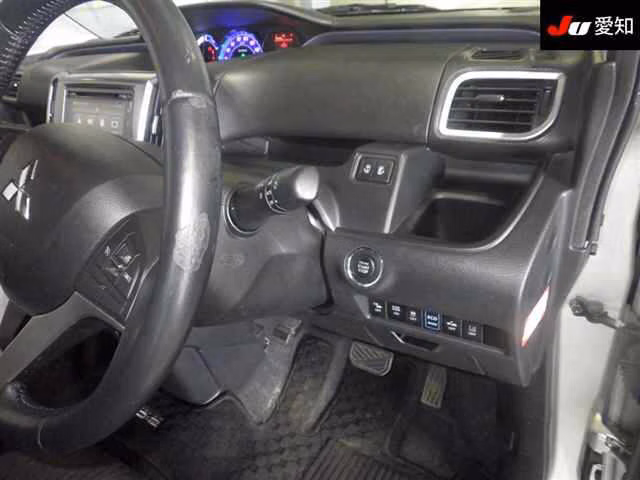 MITSUBISHI DELICA D:2
