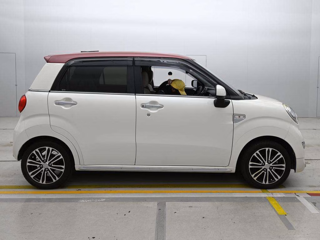 DAIHATSU CAST