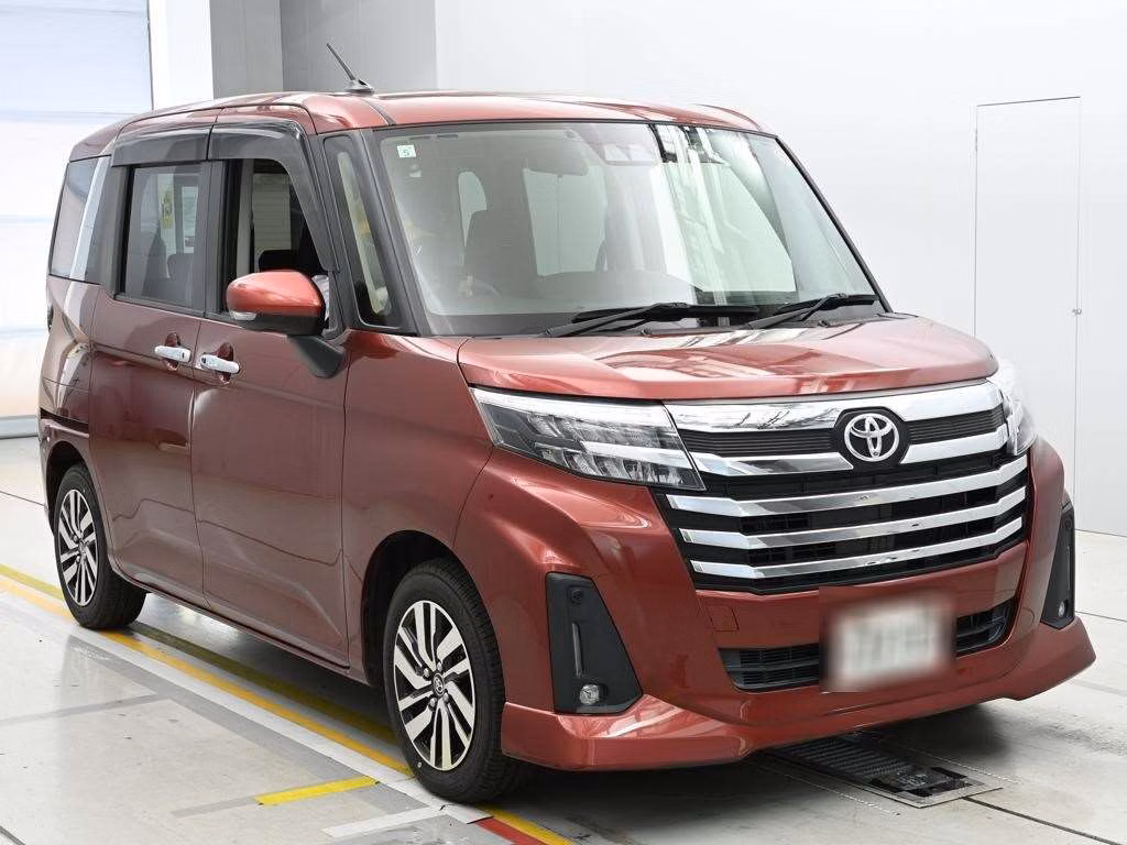 TOYOTA ROOMY