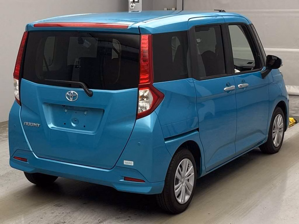 TOYOTA ROOMY