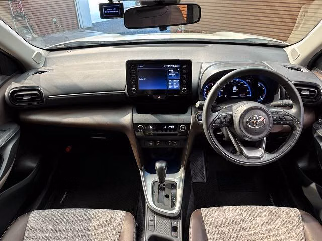TOYOTA YARIS CROSS