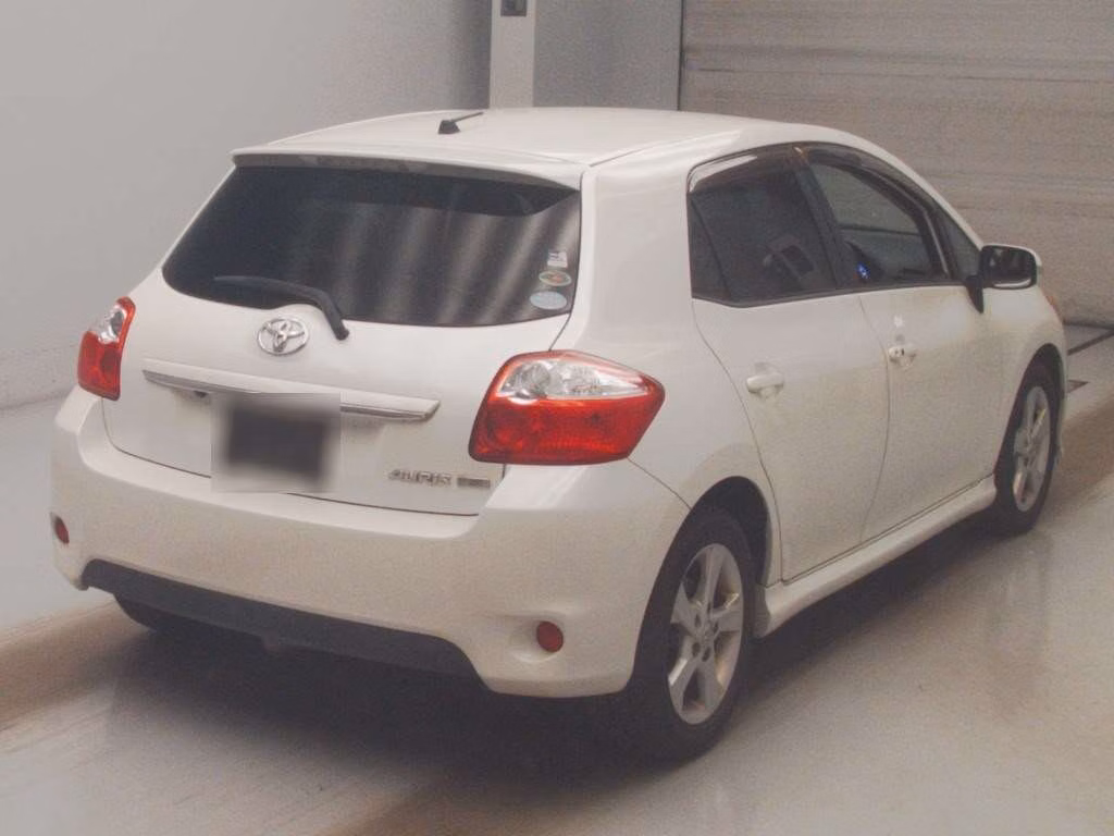 TOYOTA AURIS