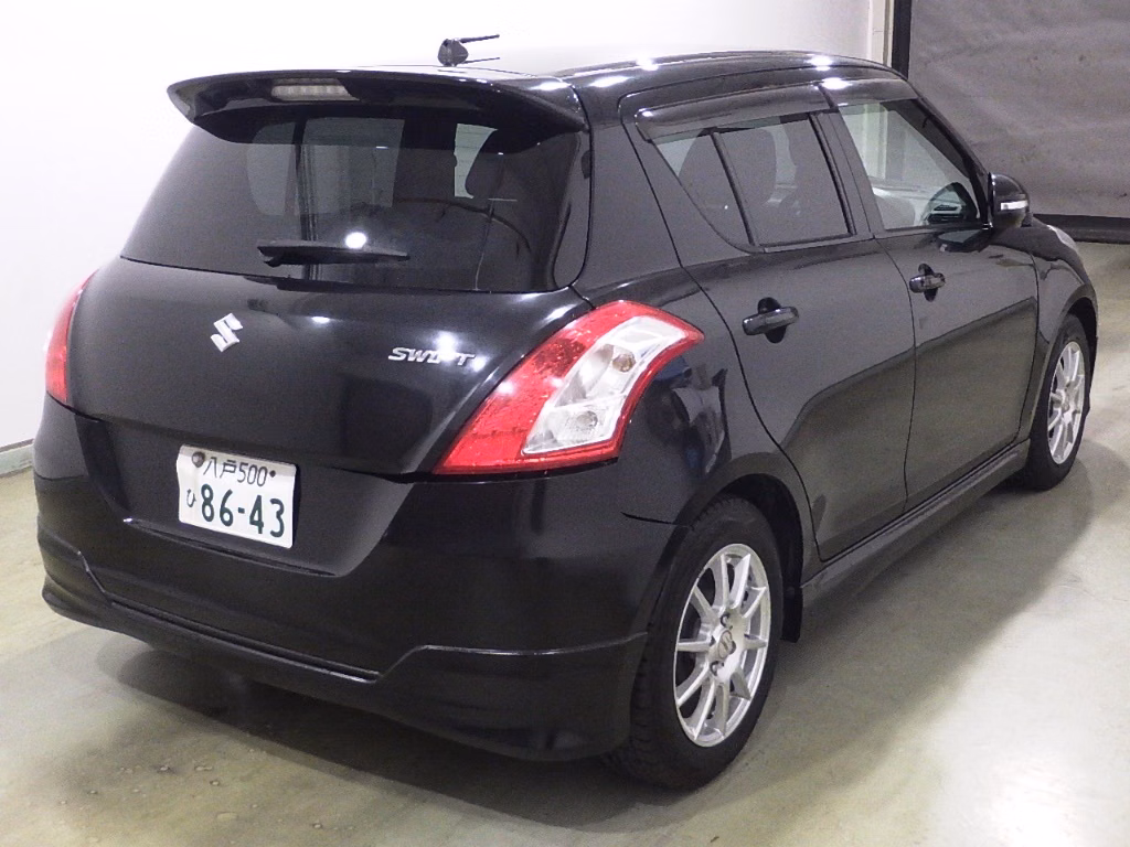 SUZUKI SWIFT