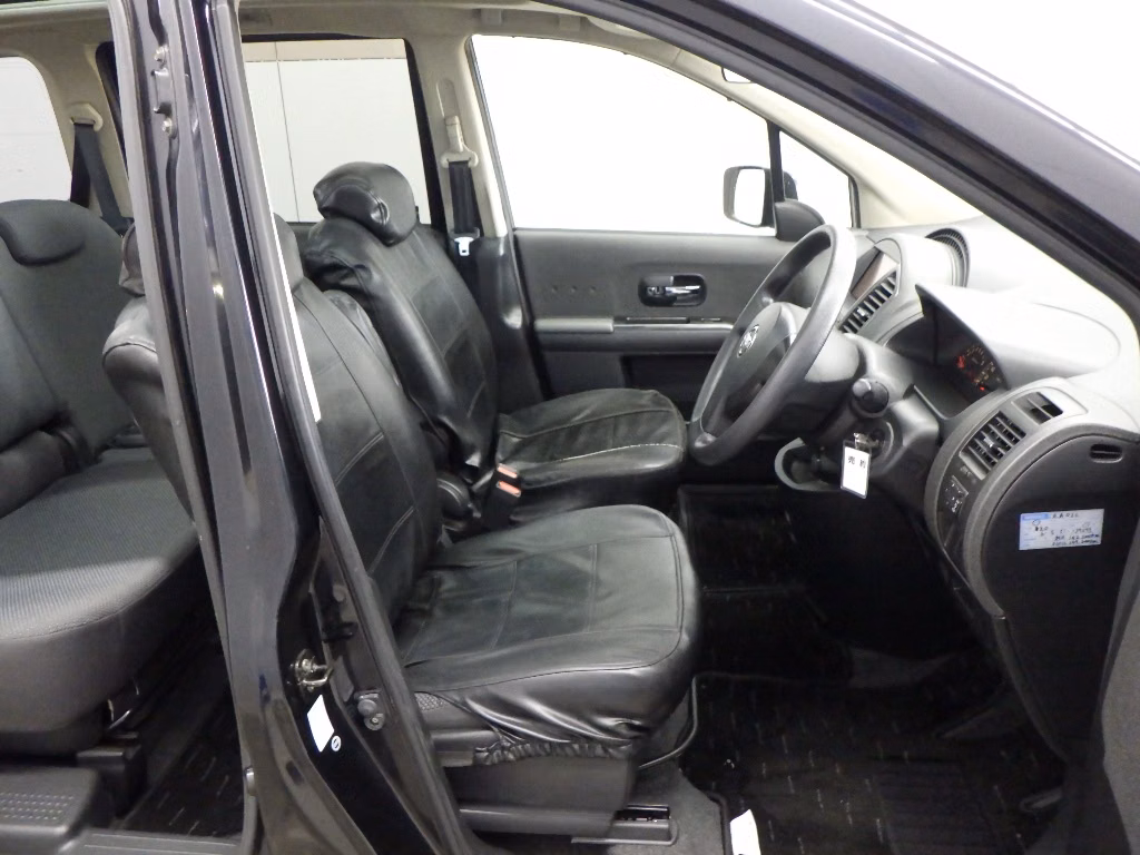 NISSAN LAFESTA