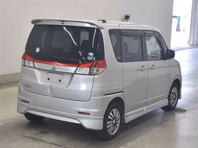MITSUBISHI DELICA D:2