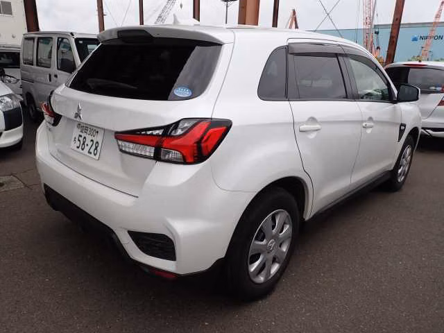 MITSUBISHI RVR