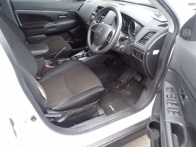 MITSUBISHI RVR
