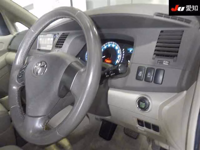 TOYOTA ISIS