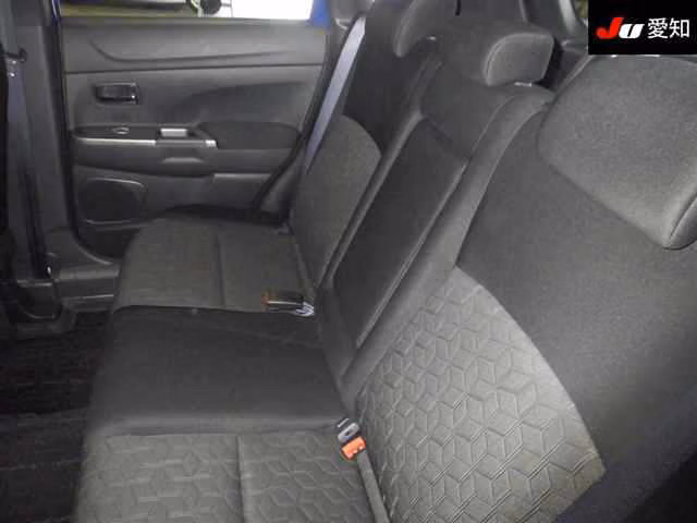 MITSUBISHI RVR