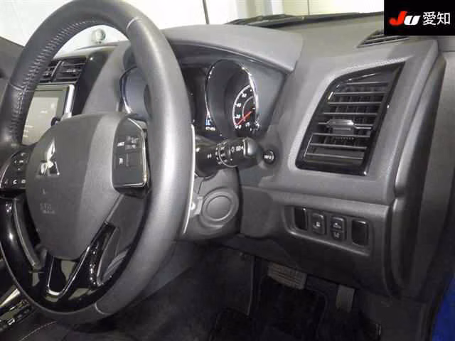 MITSUBISHI RVR
