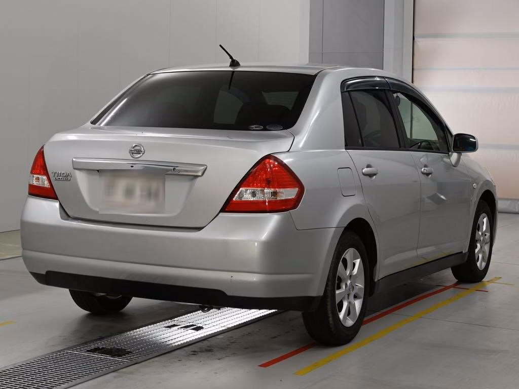 NISSAN TIIDA LATIO