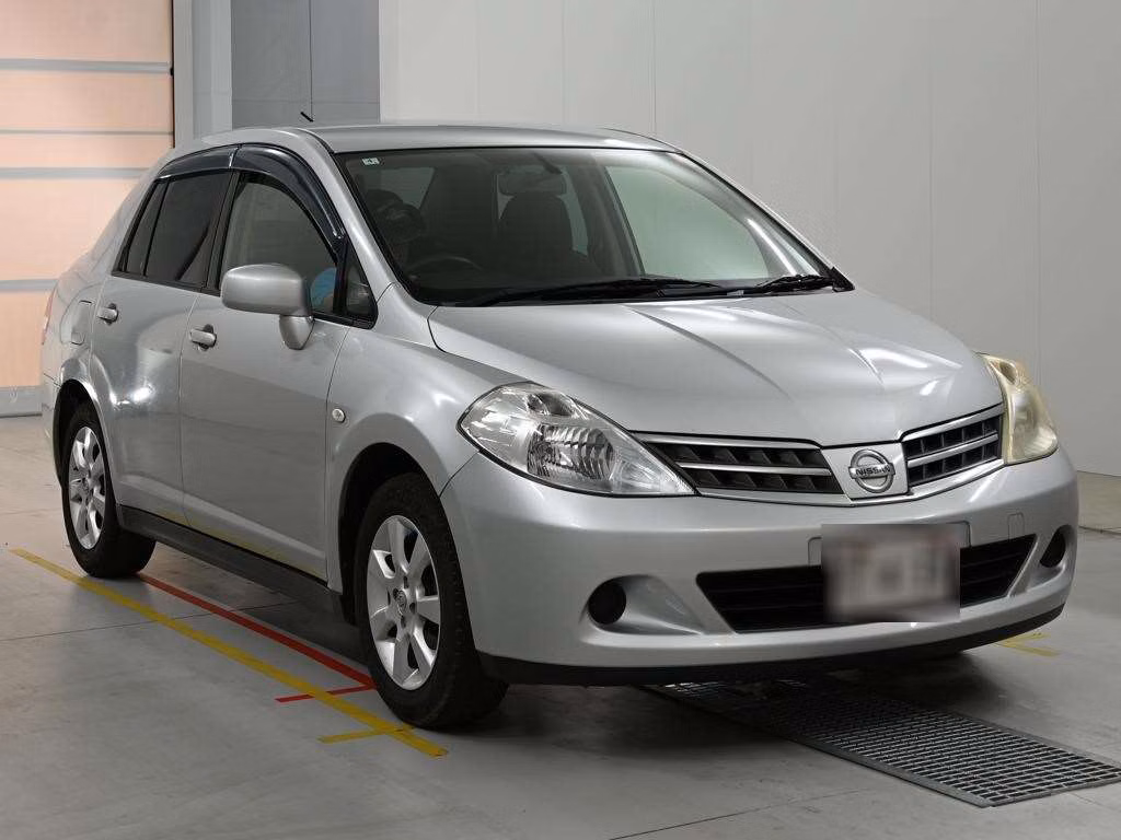 NISSAN TIIDA LATIO