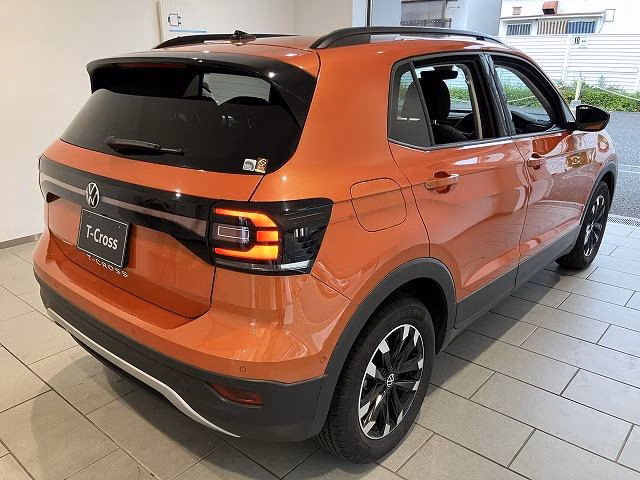 VOLKSWAGEN T-CROSS
