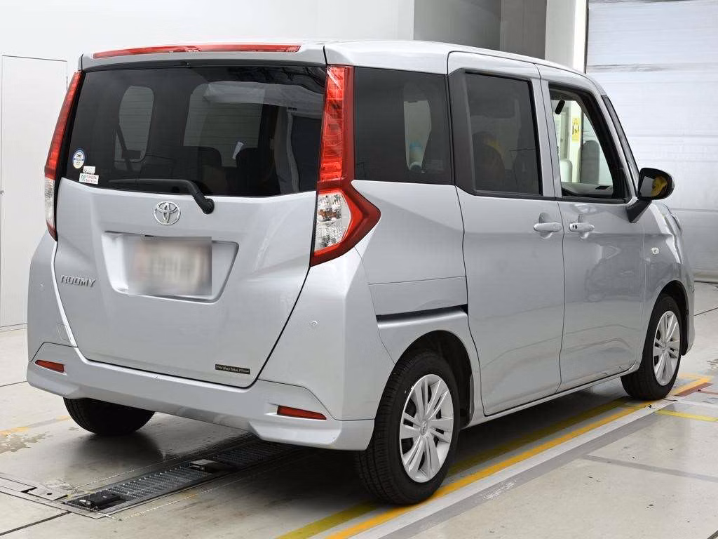 TOYOTA ROOMY