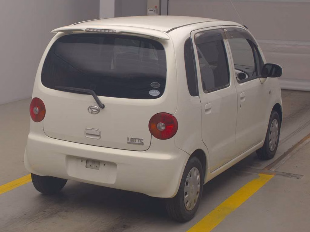 DAIHATSU MOVE LATTE