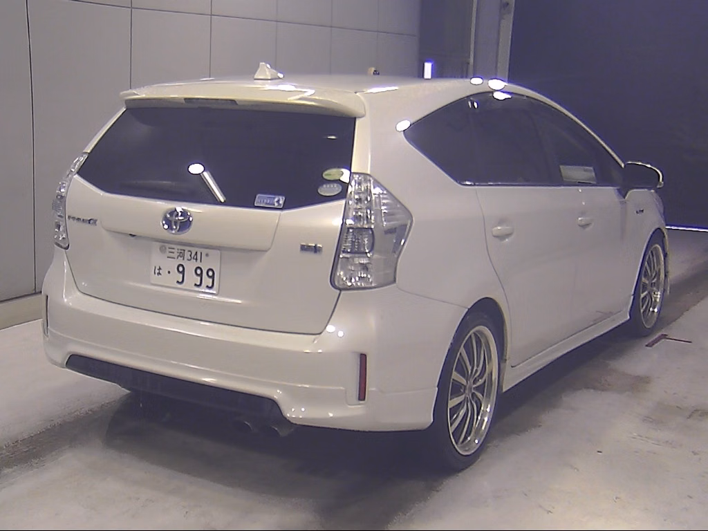 TOYOTA PRIUS ALPHA