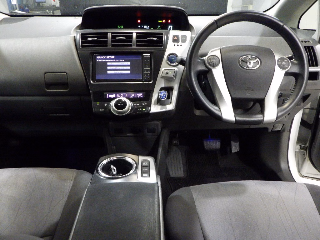 TOYOTA PRIUS ALPHA
