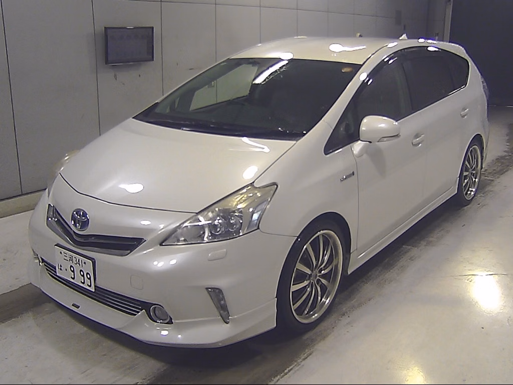 TOYOTA PRIUS ALPHA