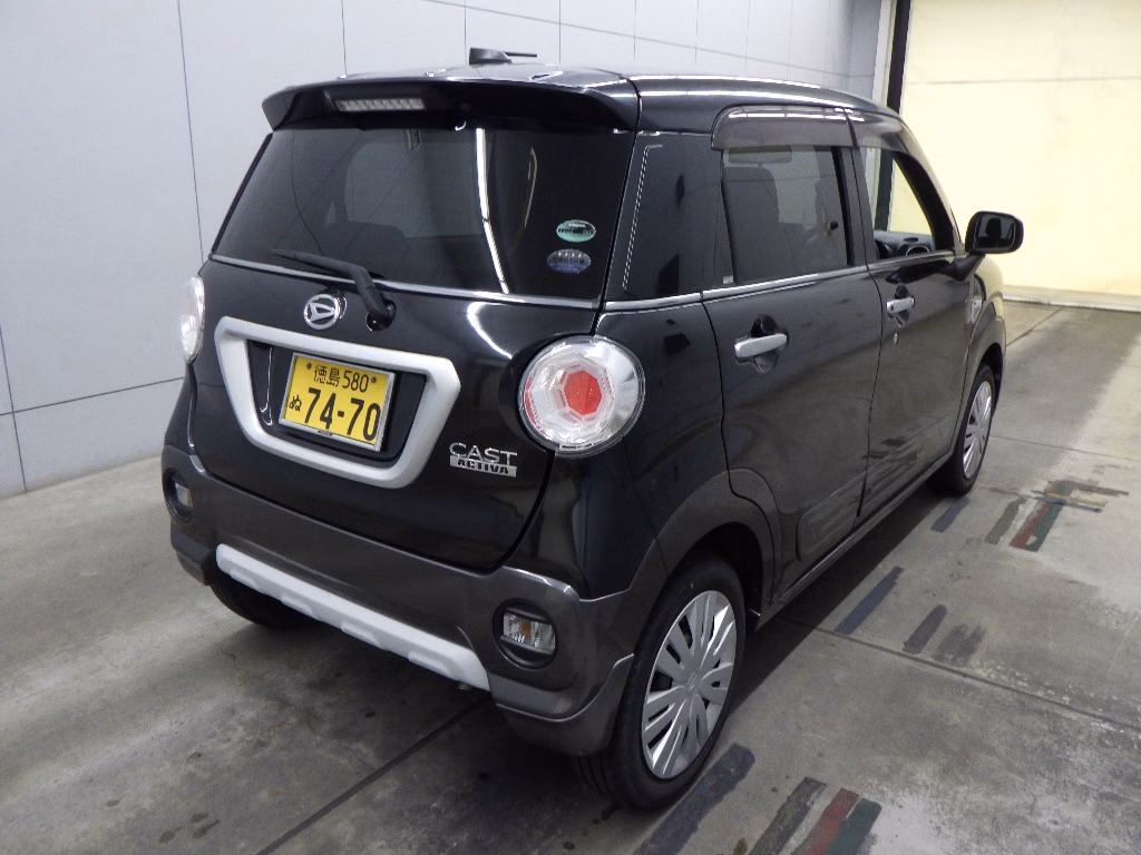 DAIHATSU CAST