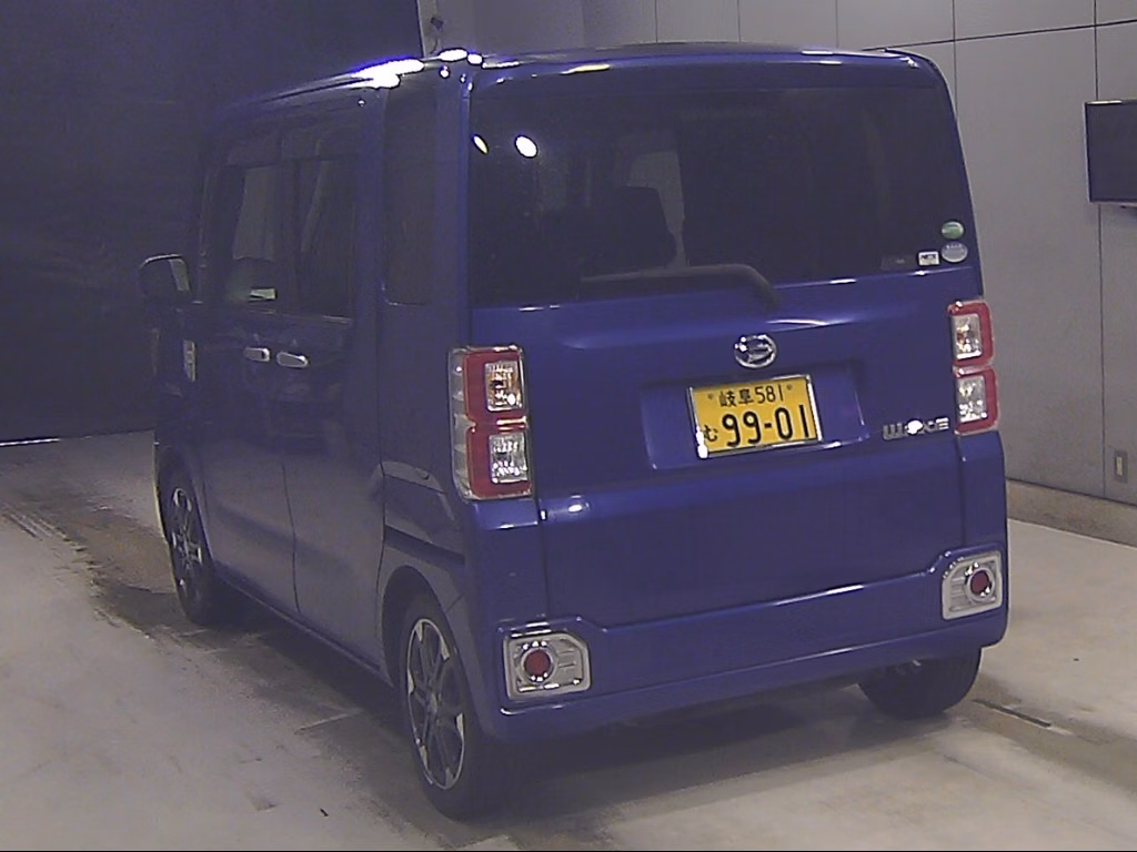DAIHATSU WAKE