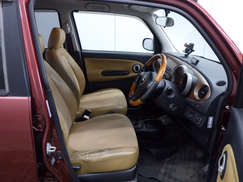DAIHATSU MIRA GINO